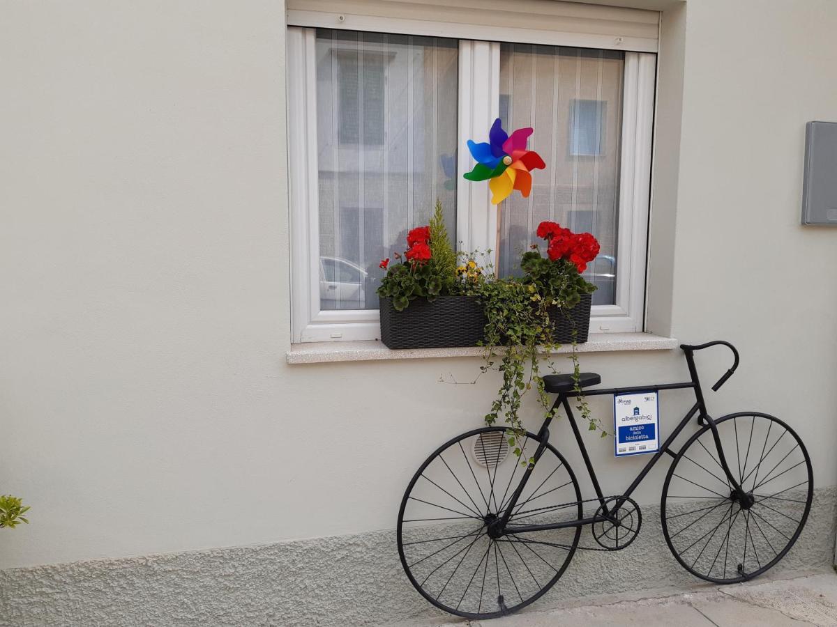 Zona 30 Bike Guesthouse Palmanova Dış mekan fotoğraf